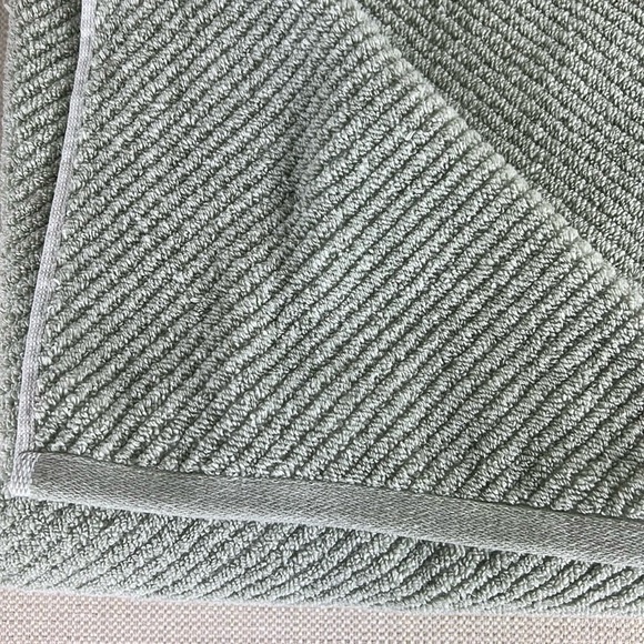 Ecoexistence Bath Towel Set Green Textured Zero Twist Loops Set of 2 NEW - Picture 11 of 11